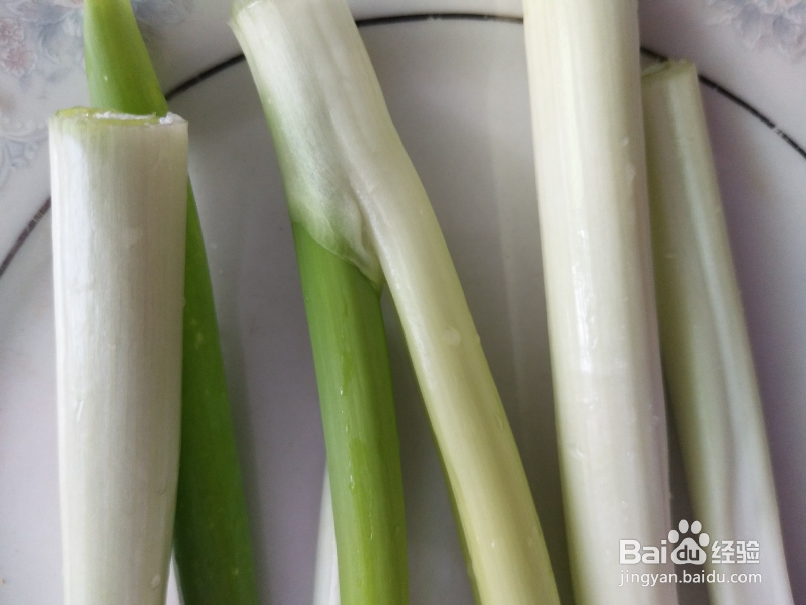 怎样做大葱爆火腿肠