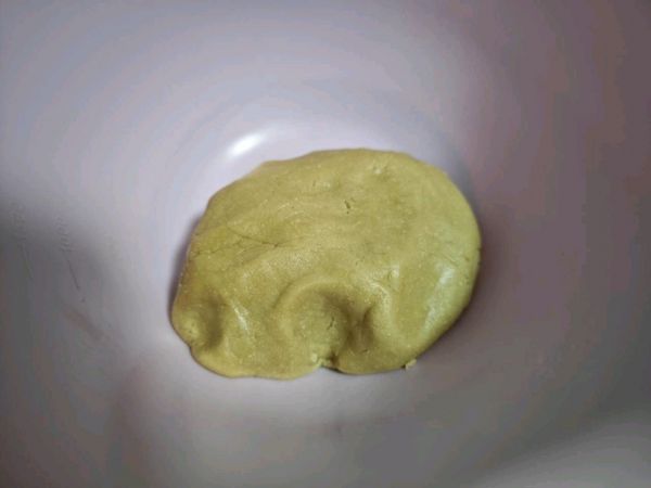 拉丝冰翅蛋黄月饼