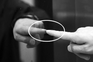 女生独自一人在外住酒店需要注意什么