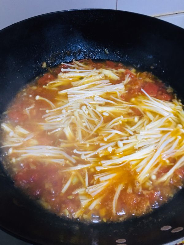 番茄金针菇肥牛卷