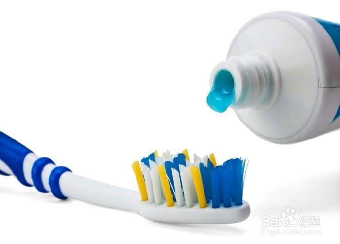 <b>家里面的牙膏有什么意想不到的用处</b>