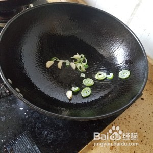 食补养生芋头炖肉的做法