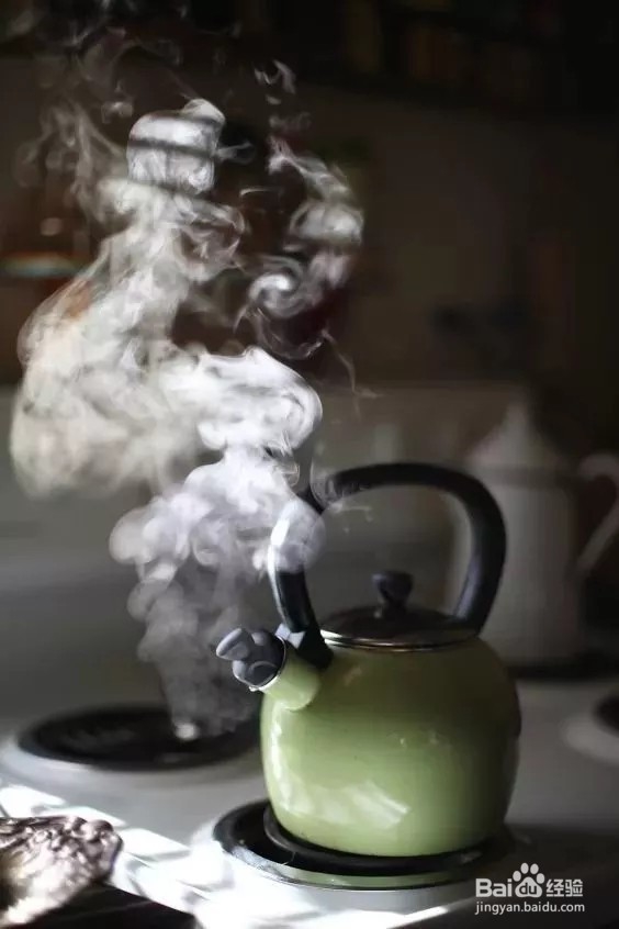 如何去除吃完火锅衣服上的味儿？