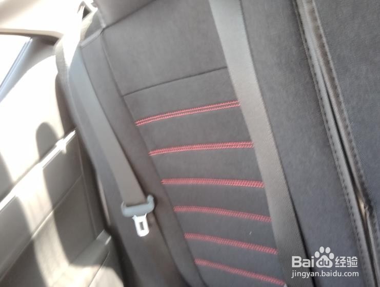 如何更换汽车座套?