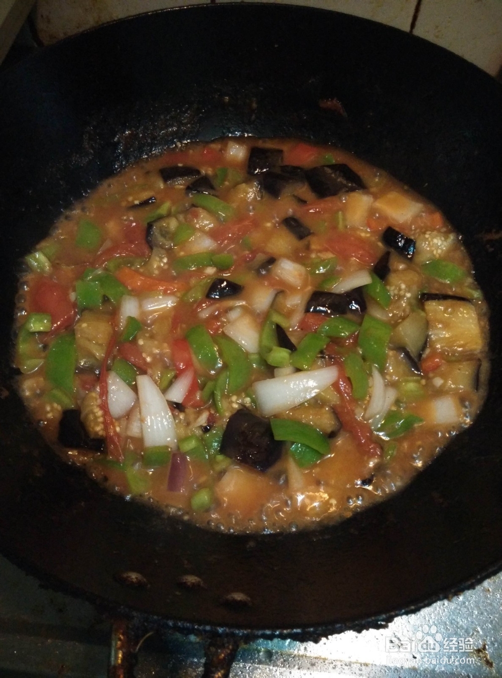 制作酸甜香辣的鱼香茄子