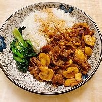 怎么做黑椒蘑菇肥牛饭?