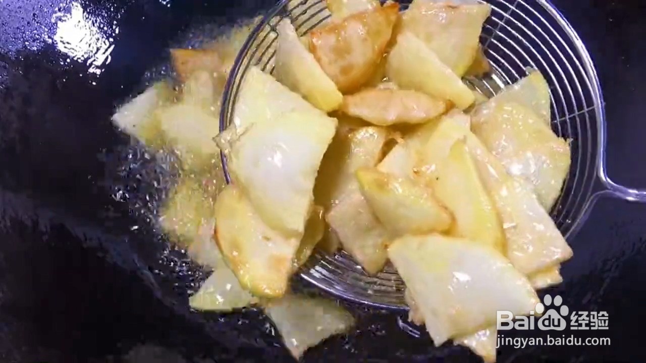 怎样在家做简单易学又非常下饭的干锅土豆片