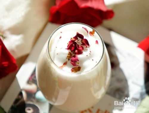 玫瑰花和牛奶怎么做成奶茶?