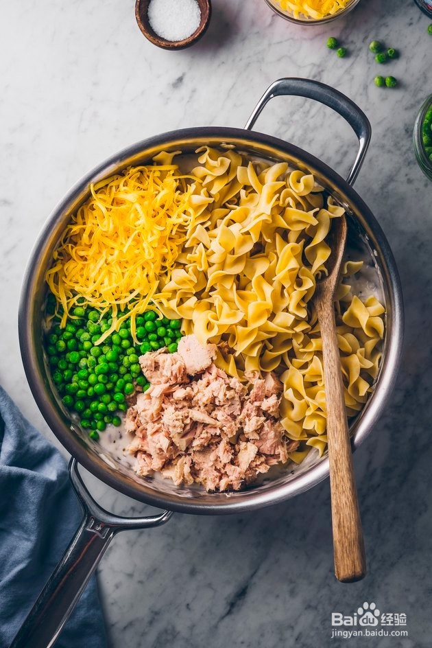 风靡国外的金枪鱼面条砂锅怎么做