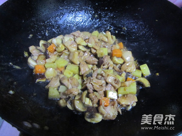 叉烧鸡腿煲仔饭