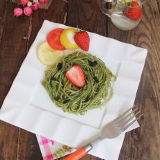 超美味的黑蒜菠菜意大利面