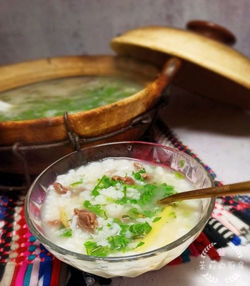 牛肉荠菜砂锅粥