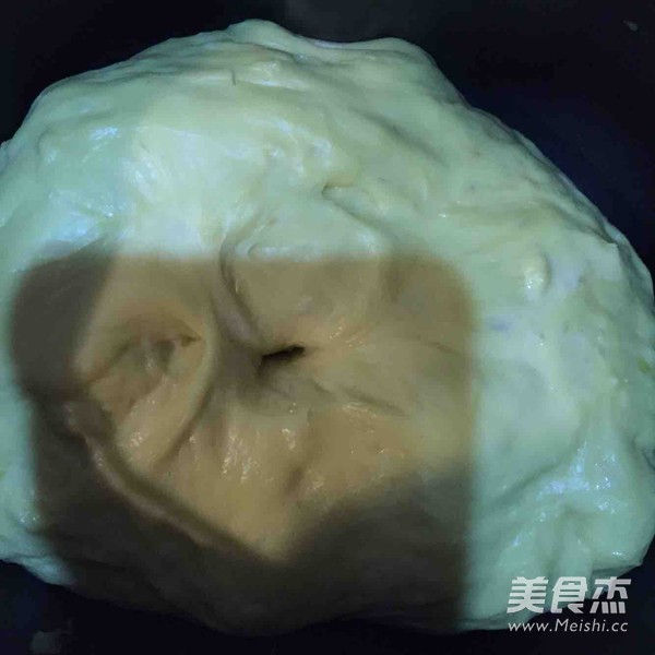 葱香肉松卷的做法