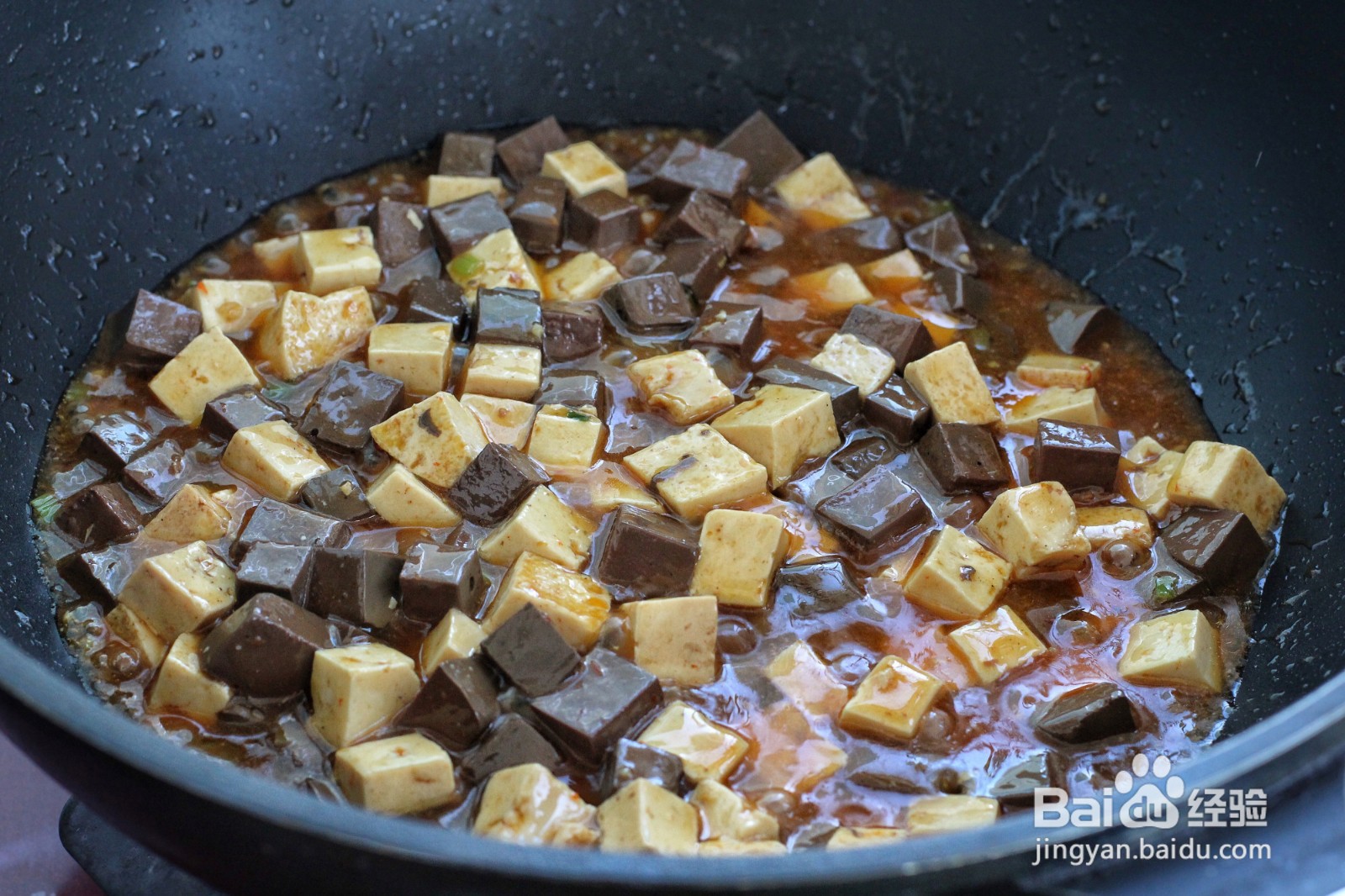 怎么做香辣鸭血炖豆腐