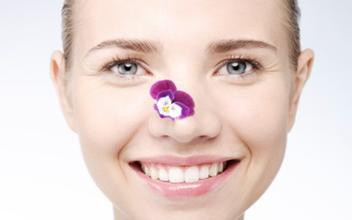 如何去除脸上的黑头？