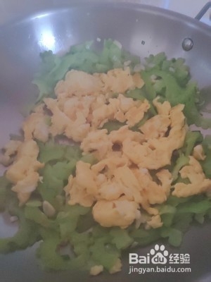 健康养生佳品苦瓜炒鸡蛋的做法