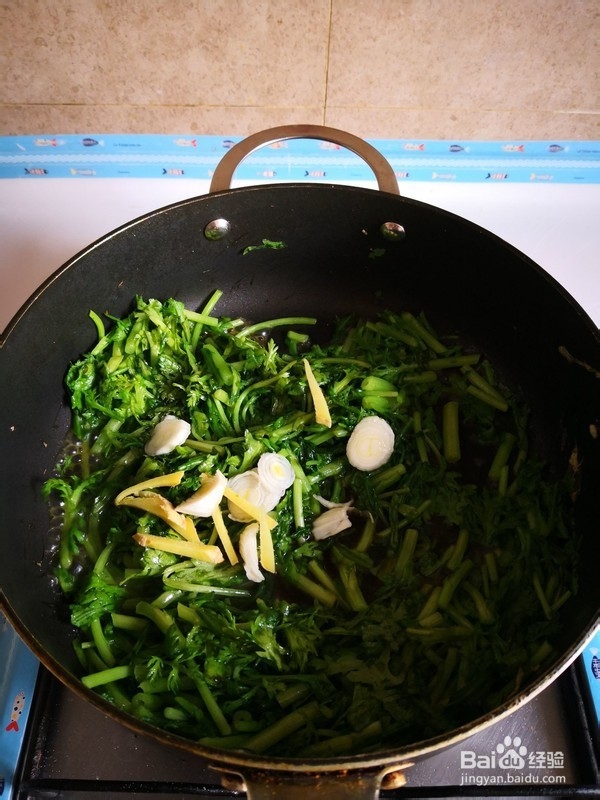 如何制作茼蒿炒鸡蛋