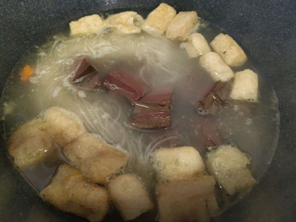 家庭版鸭血粉丝汤