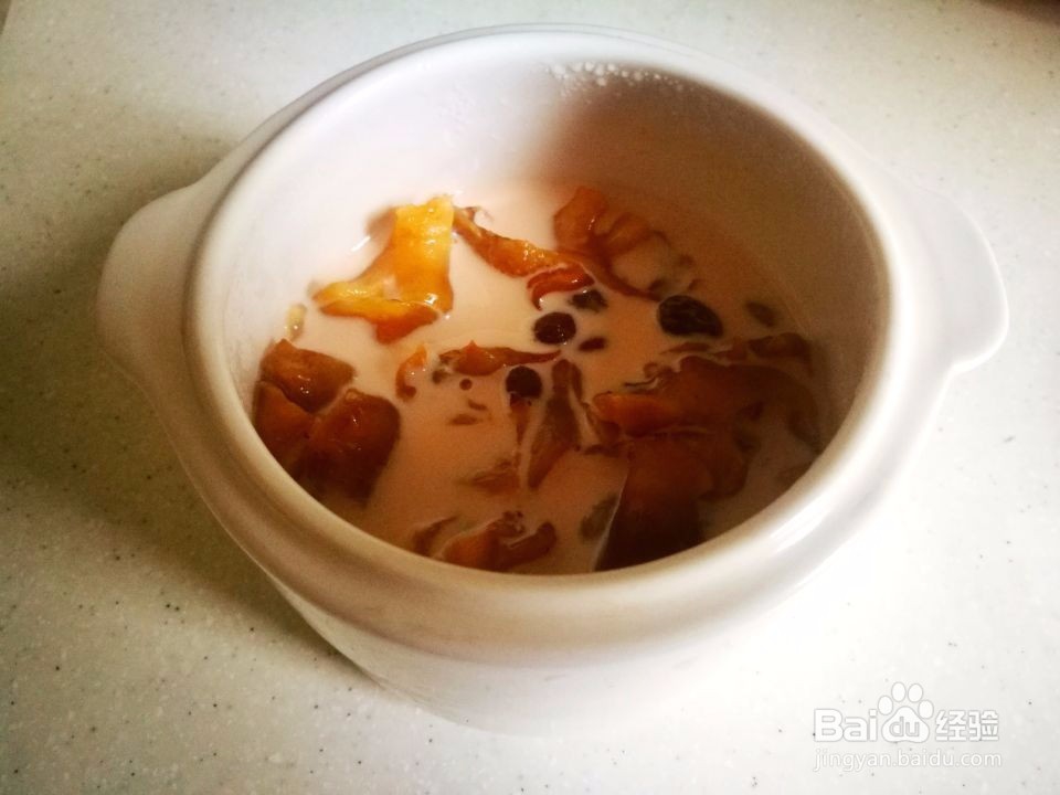 美容养颜,牛奶炖花胶做法