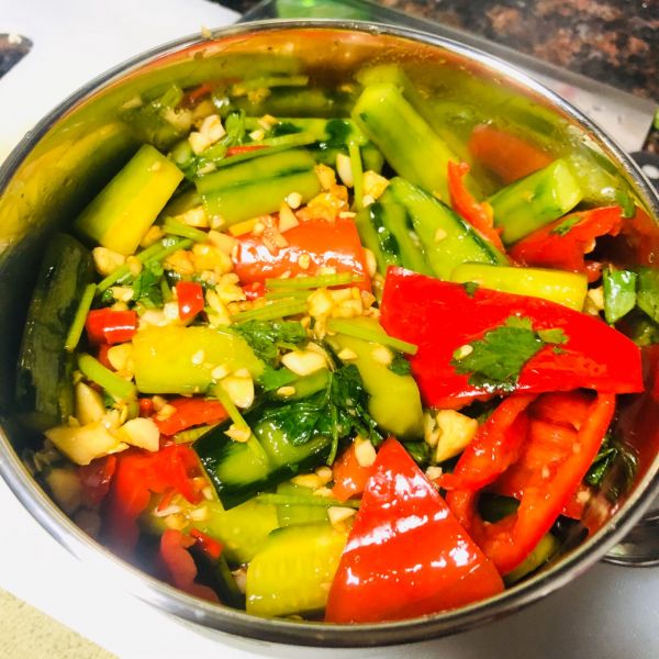 爽口拌红椒青瓜