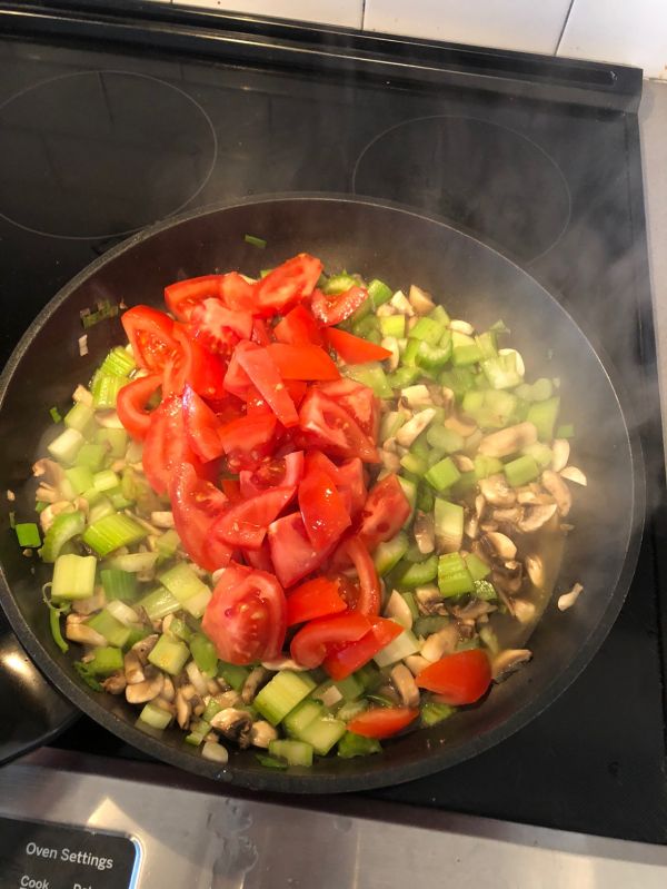 时蔬烩香菜牛肉丸