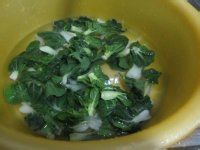 教大家肉片菜心炒面的做法