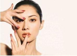 秋季皮肤经常性暗黄怎么美白