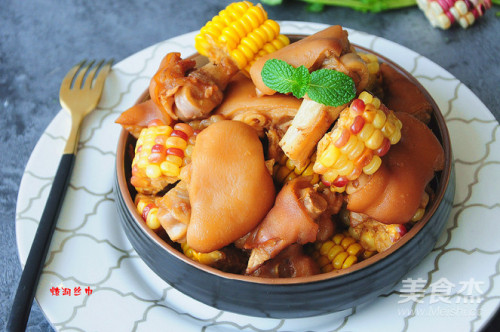 玉米烧猪蹄的做法