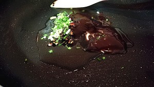 酱爆猪肝怎么做更好吃？