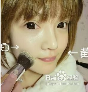 怎样化妆打造大眼嫩唇