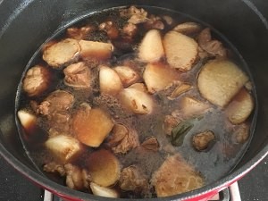 白萝卜炖牛腩怎么做好吃