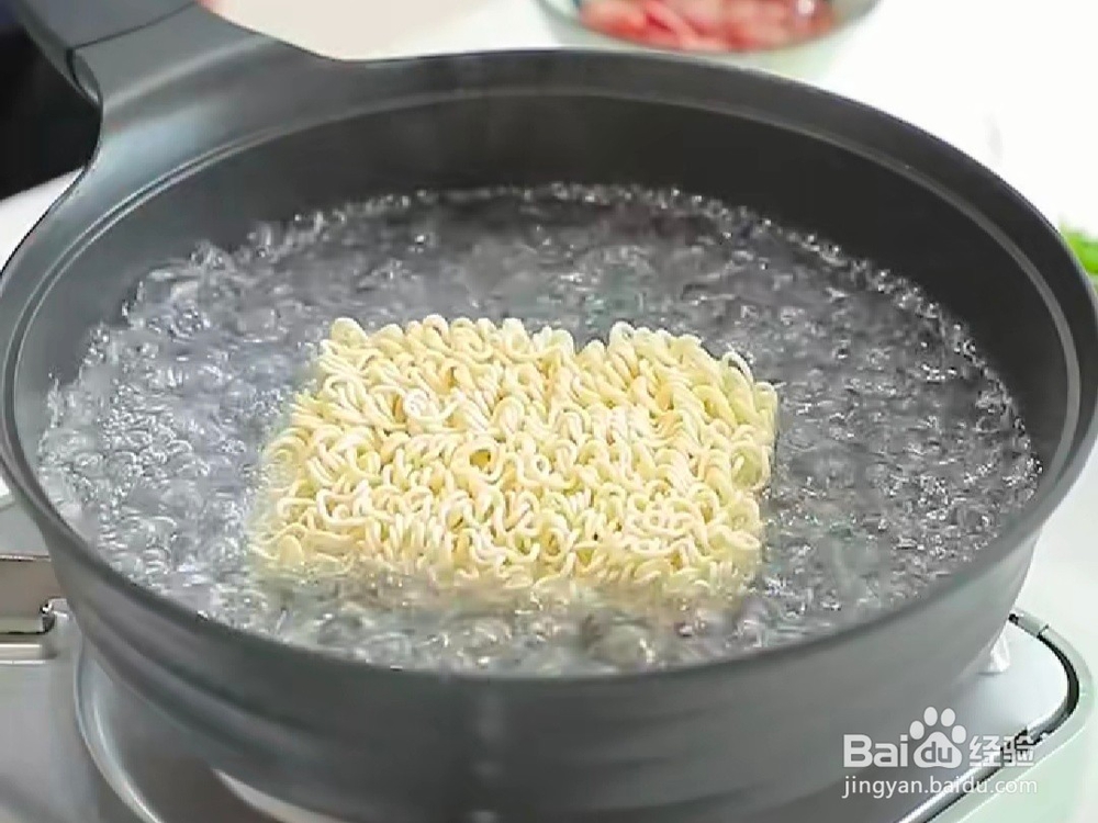滑蛋牛肉捞面的教程