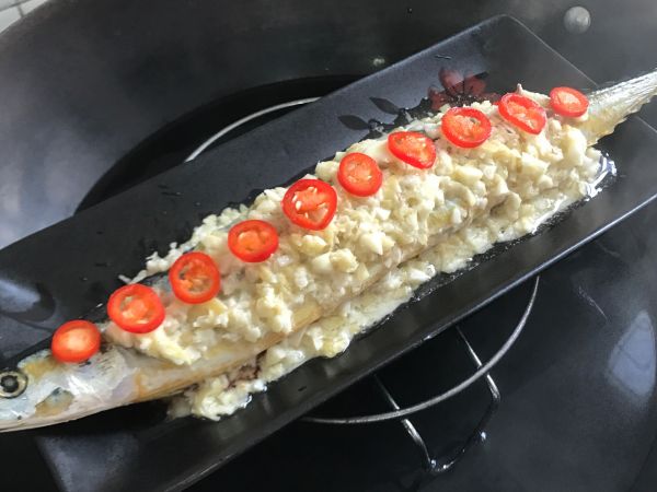 野山椒末蒸秋刀鱼