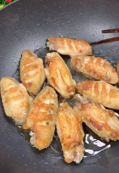 如何做酥脆的咸蛋黄鸡翅？