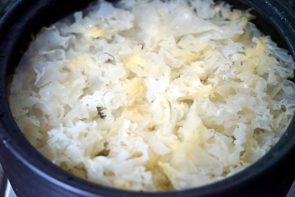 百合红枣银耳汤