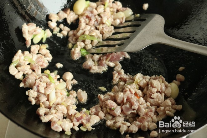 蚕豆焖饭怎么做？