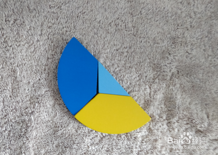 用九巧板拼图玩具怎样拼一只安静站着的鸽子?