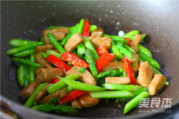 芦笋炒猪柳的做法