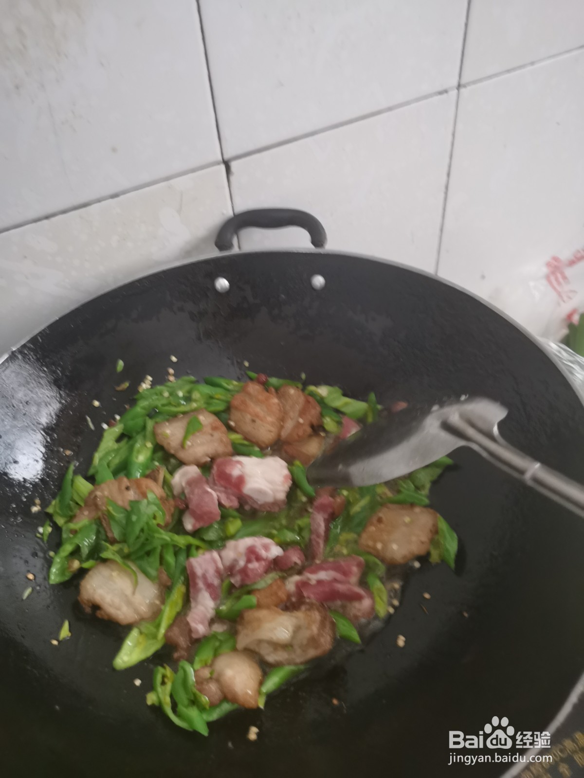 如何做香辣五花肉?