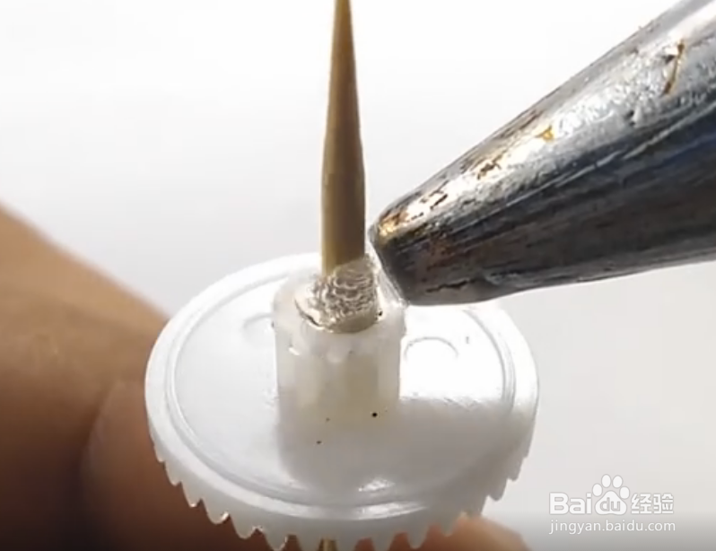 如何制作简单的电动汽车?