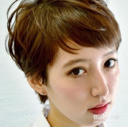 女生头发少？试试这几个发型吧