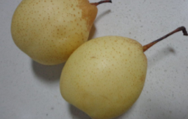 好喝的莲子银耳炖雪梨