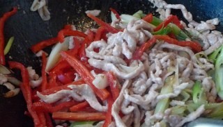 酱爆肉丝的家常做法