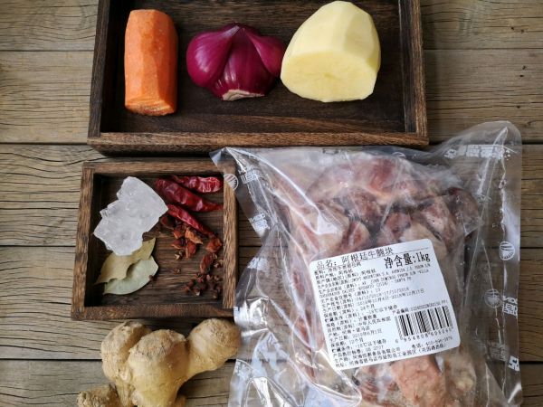 土豆焖牛腩盖饭