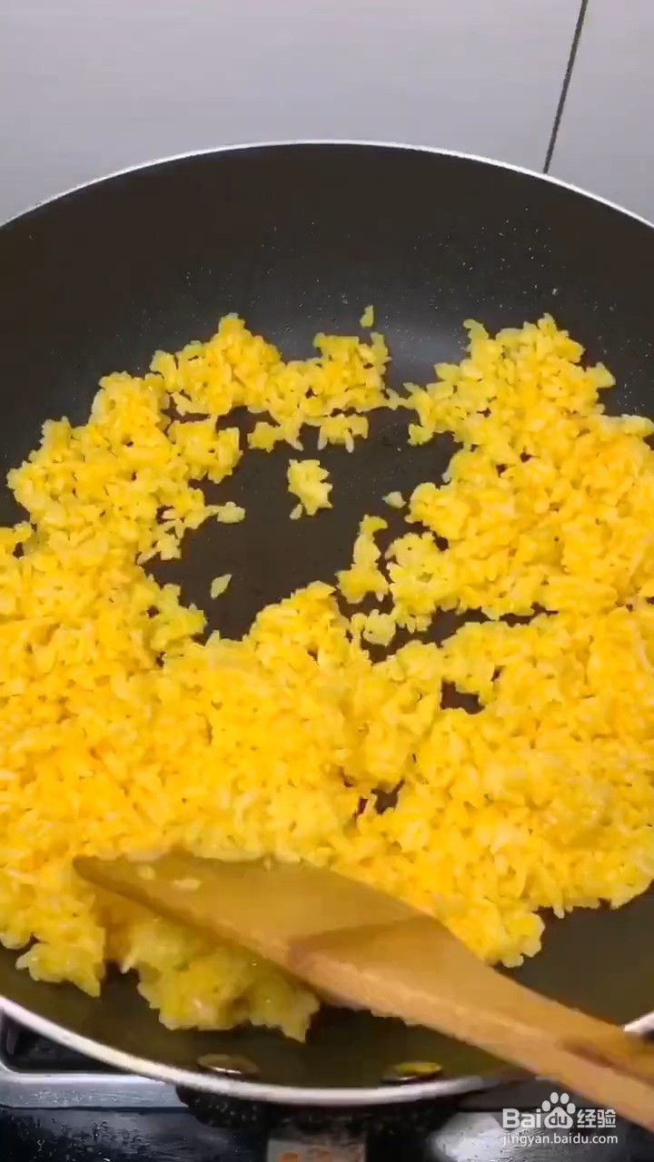 粒粒分明又非常好吃的蛋炒饭怎样做