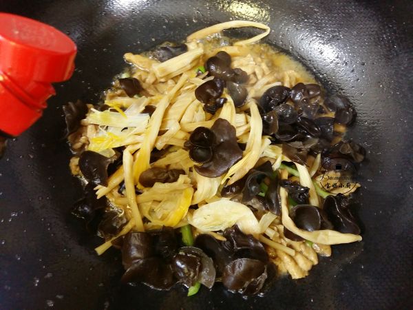 肉丝木耳炒黄花