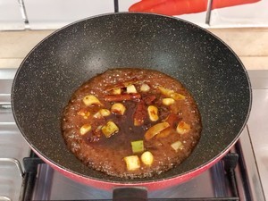 土豆焖牛腩的做法