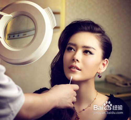 揭秘女明星祛痘急救术