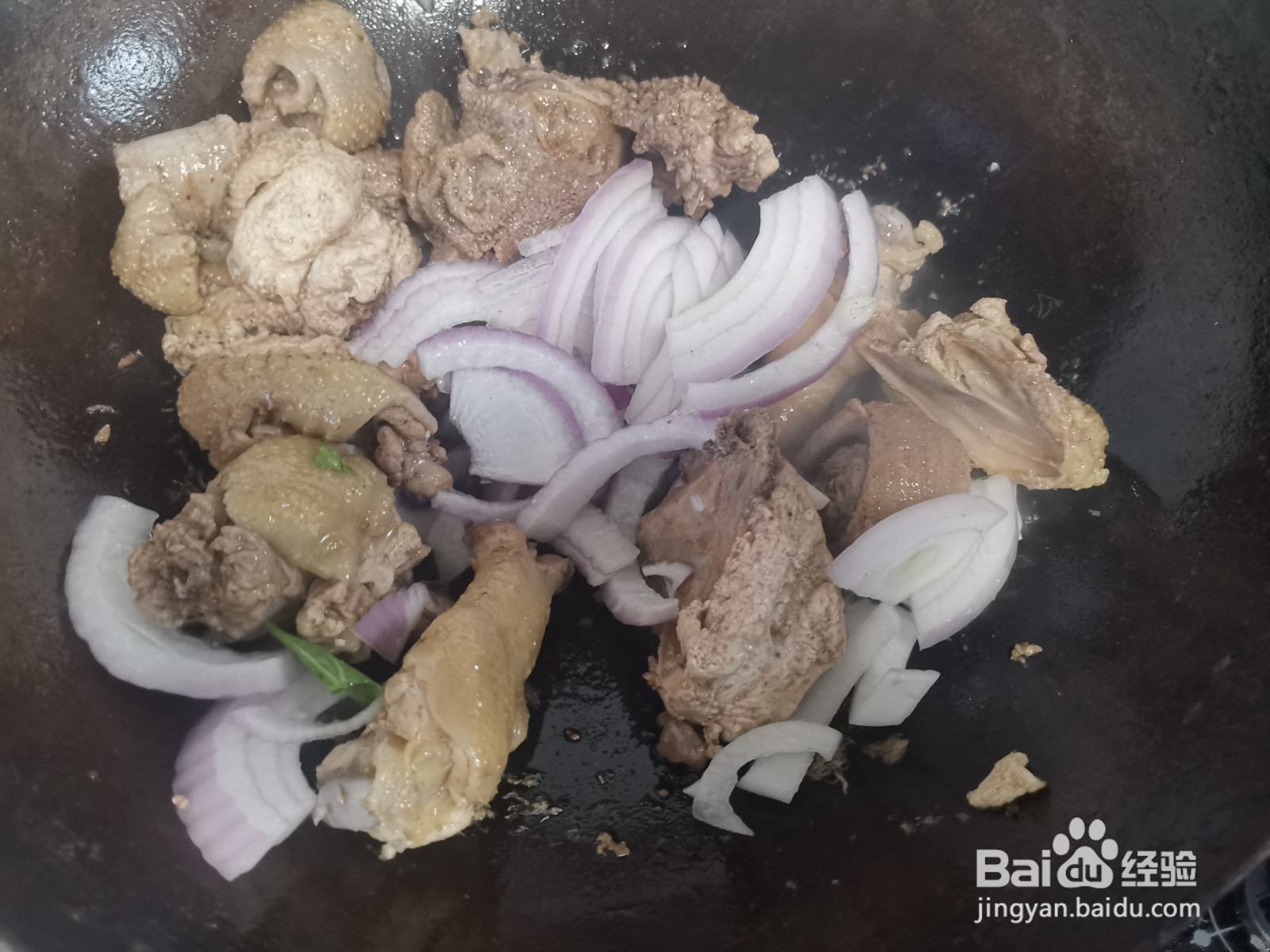 辣酱炖鸡肉土豆块