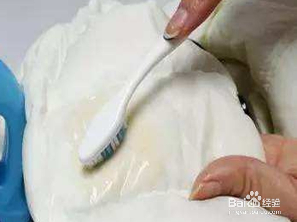 羽绒服油渍清洗小妙招